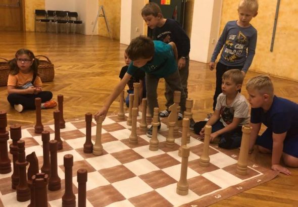 Zobrazit: 1. ročník příměstského tábora pod názvem „ Letní šachová pohádka“ ve Středisku volného času Korunka