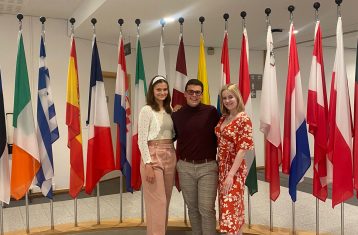 Zobrazit: Parlament dětí a mládeže města Ostravy navštívil v Bruselu Evropský parlament