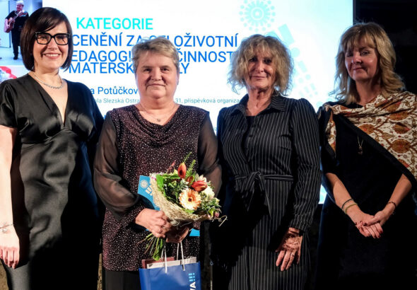 Zobrazit: Ocenění 13 výjimečných a mimořádných osobností školství u příležitosti Dne učitelů