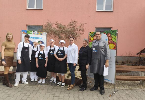Zobrazit: Fajne školní bistro – mentoring Michala Adama ve školní jídelně Mateřské školy Ostrava, Varenská 2a, příspěvková organizace