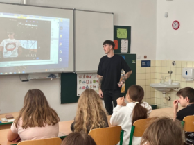 Zobrazit: Cesta za snem: Inspirativní setkání s Tobiášem Zbořilem na ZŠ Gen. Janka