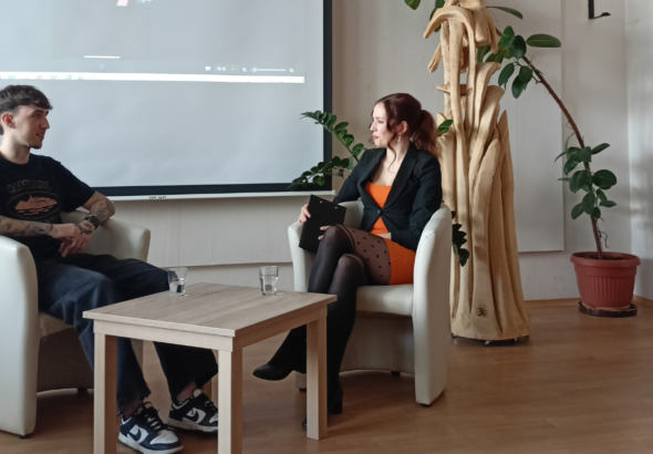 Zobrazit: Tobiáš Zbořil inspiruje žáky na ZŠ Nádražní