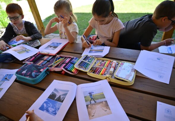 Zobrazit: Meteorologická stanice a meteorologický den na ZŠ a MŠ Krestova