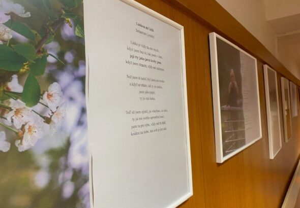 Zobrazit: Vernisáž Poetická Kratochvilka na SPŠEI Ostrava